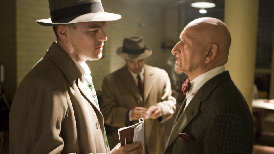 Ben Kingsley a Leonardo DiCaprio ve filmu Prokletý ostrov.